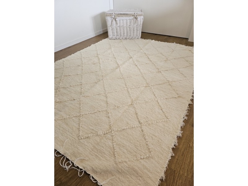 NOVO! Tapete artesanal rústico com desenho   - 150 x 200 cm 