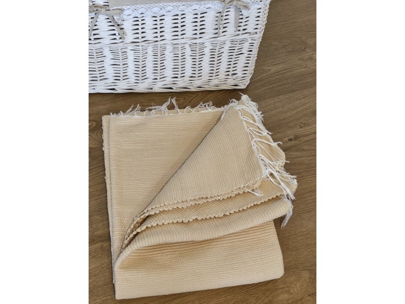 Tapete artesanal em liso cor bege areia 150x200 cm